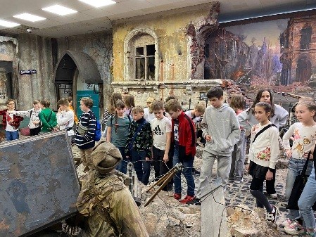 Учащиеся начальных классов гимназии посетили трёхмерную историко-художественную панораму «Кёнигсберг-45. Последний штурм».