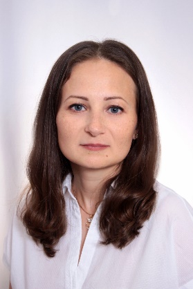 Попова Ирина Валентиновна.
